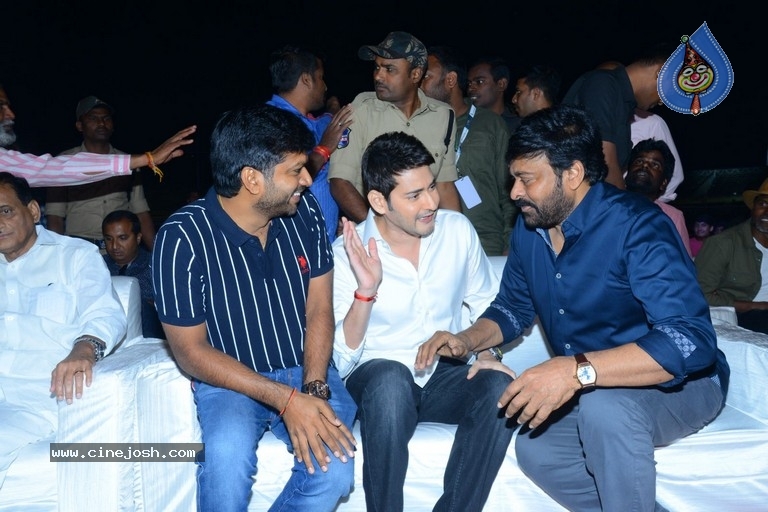 Sarileru Neekevvaru Pre Release Event 04 - 12 / 54 photos