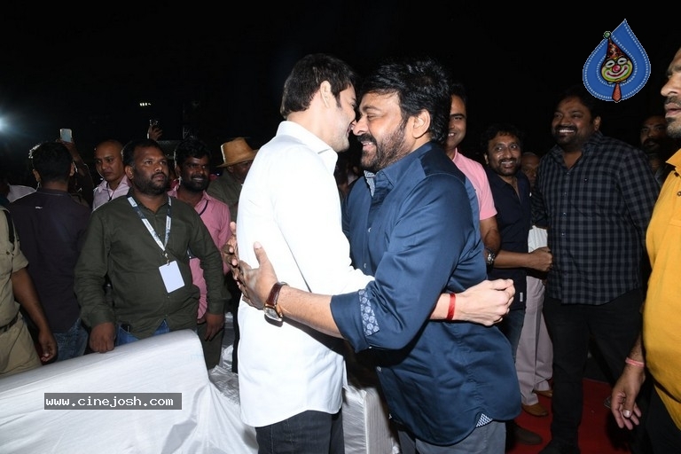 Sarileru Neekevvaru Pre Release Event 04 - 16 / 54 photos