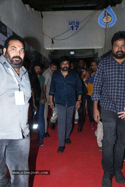 Sarileru Neekevvaru Pre Release Event 04 - 32 / 54 photos