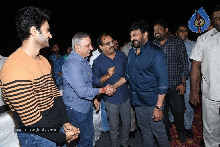 Sarileru Neekevvaru Pre Release Event 04 - 40 / 54 photos