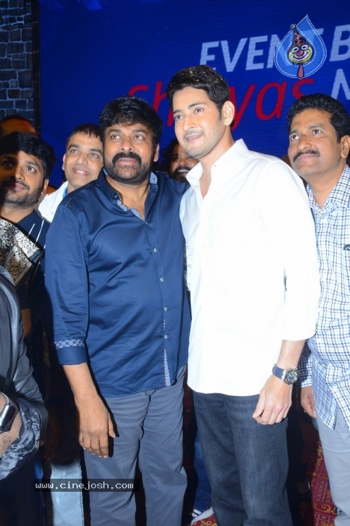 Sarileru Neekevvaru Pre Release Event  - 17 / 70 photos