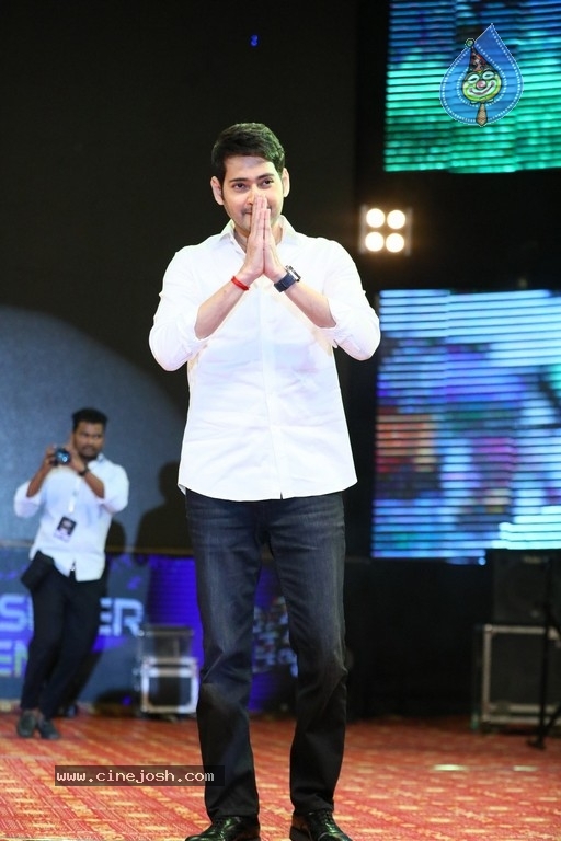 Sarileru Neekevvaru Pre Release Event  - 25 / 70 photos