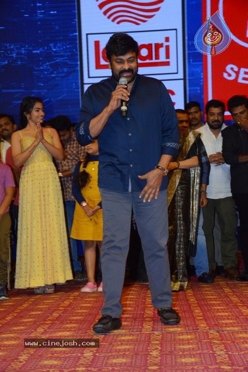 Sarileru Neekevvaru Pre Release Event  - 31 / 70 photos