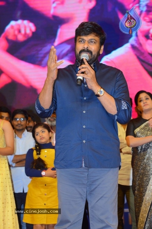 Sarileru Neekevvaru Pre Release Event  - 35 / 70 photos