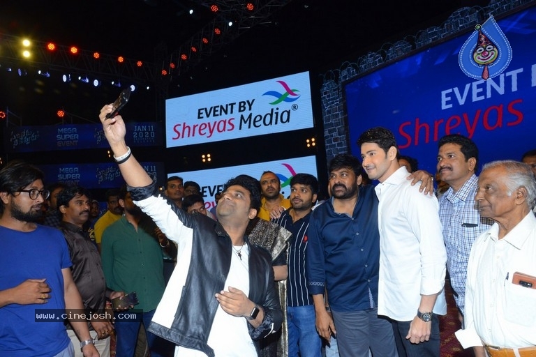 Sarileru Neekevvaru Pre Release Event  - 43 / 70 photos