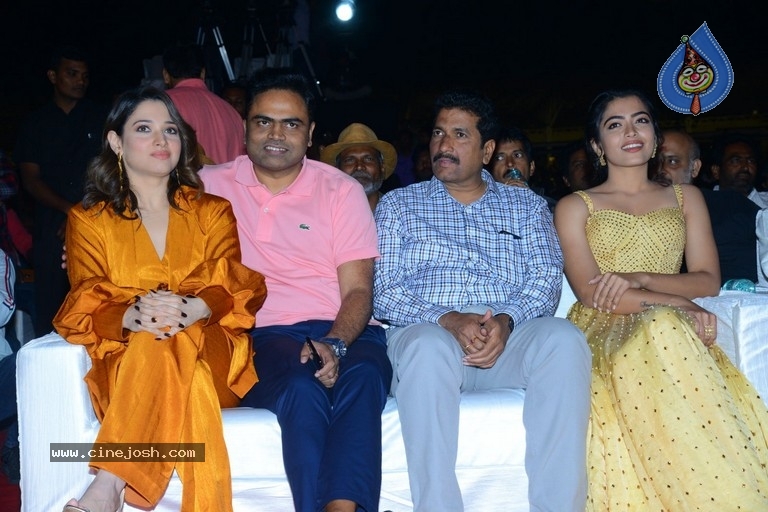 Sarileru Neekevvaru Pre Release Event 06 - 9 / 179 photos