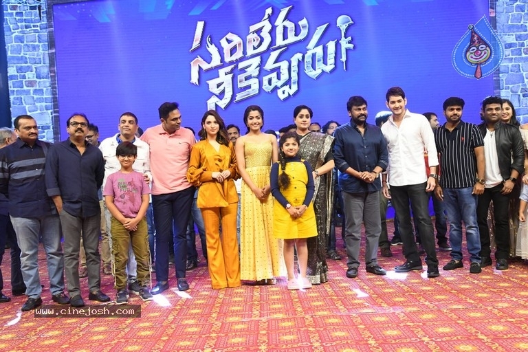 Sarileru Neekevvaru Pre Release Event 06 - 14 / 179 photos