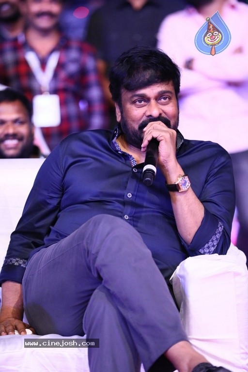 Sarileru Neekevvaru Pre Release Event 06 - 21 / 179 photos