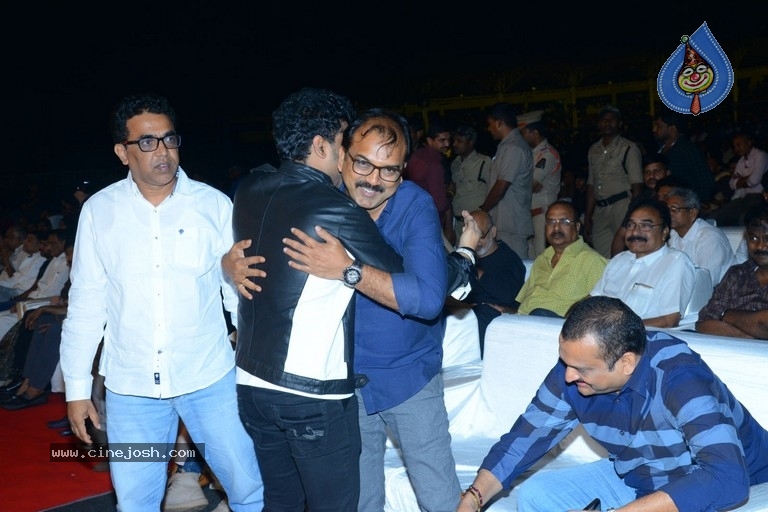 Sarileru Neekevvaru Pre Release Event 06 - 58 / 179 photos