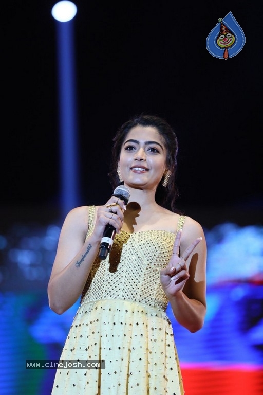 Sarileru Neekevvaru Pre Release Event 06 - 78 / 179 photos