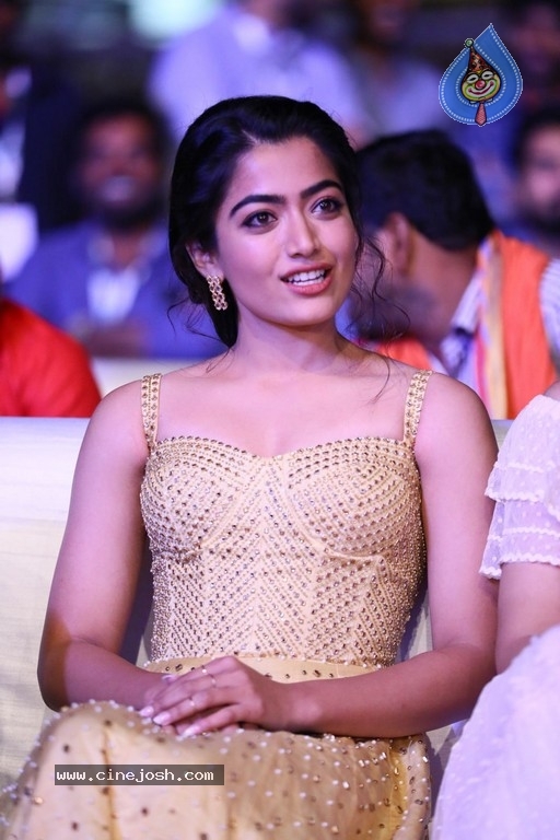 Sarileru Neekevvaru Pre Release Event 06 - 103 / 179 photos