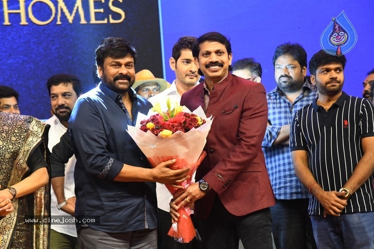 Sarileru Neekevvaru Pre Release Event 06 - 176 / 179 photos
