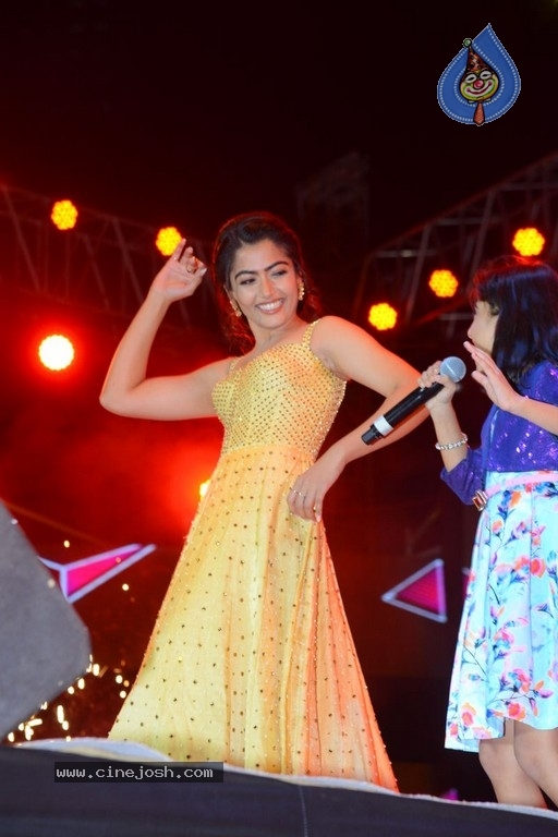 Sarileru Neekevvaru Pre Release Event 06 - 177 / 179 photos