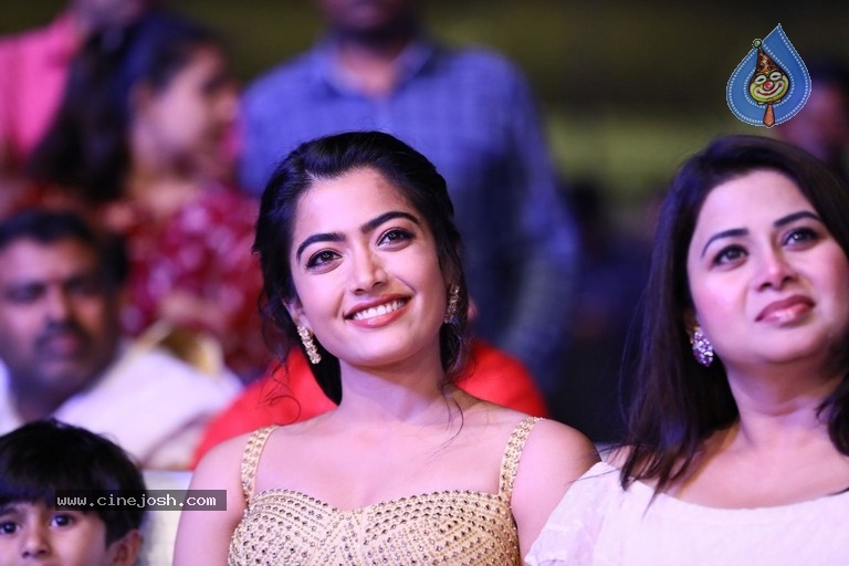 Sarileru Neekevvaru Pre Release Event 06 - 178 / 179 photos