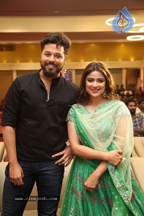 Savaari PreRelease Event - 18 / 42 photos