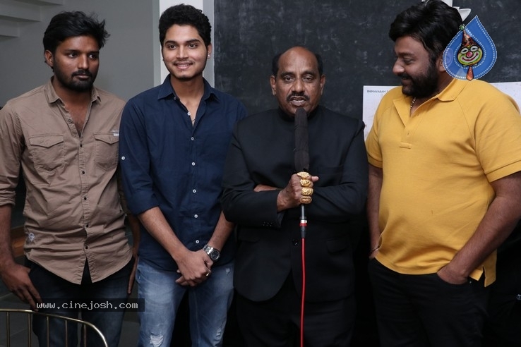 Shiva 143 Trailer Launch Photos - 7 / 30 photos