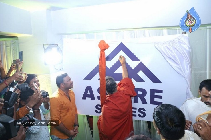 Shri Tridandi Srimannarayana Ramanuja Chinna Jeeyar Swamy Launched Space Vision Groups  - 3 / 21 photos