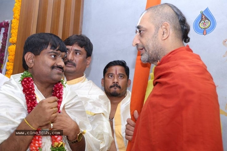 Shri Tridandi Srimannarayana Ramanuja Chinna Jeeyar Swamy Launched Space Vision Groups  - 11 / 21 photos
