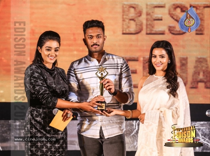 South Indian Cinema Awards - 7 / 44 photos