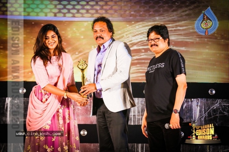 South Indian Cinema Awards - 8 / 44 photos