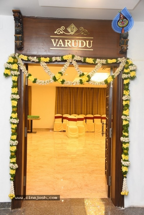 Sundeep Kishans Vivaha Bhojanabu Launch - 2 / 48 photos