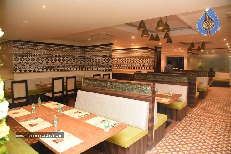 Sundeep Kishans Vivaha Bhojanabu Launch - 20 / 48 photos