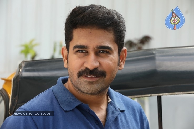 Thamezharasan Tamil Movie Stills - 16 / 19 photos