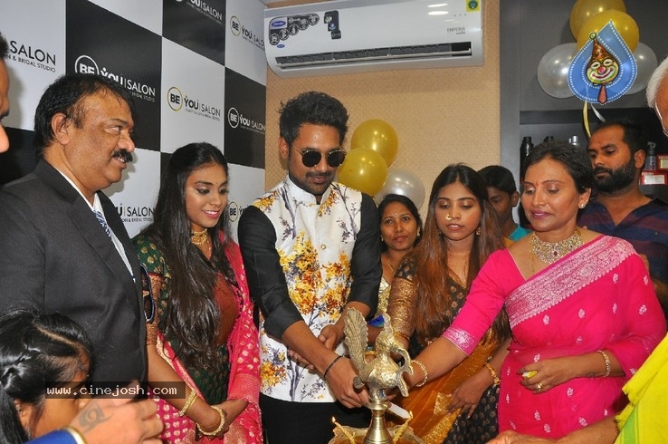 Varun Sandesh inaugurates  BeYou Salon - 6 / 30 photos