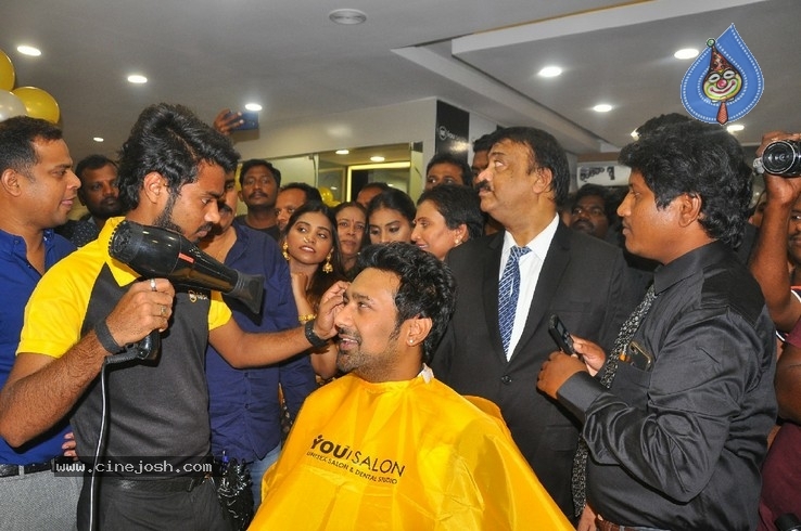 Varun Sandesh inaugurates  BeYou Salon - 15 / 30 photos