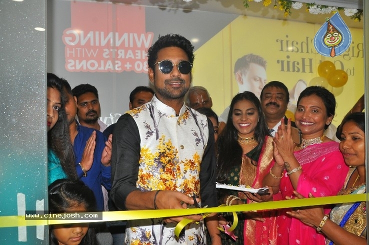 Varun Sandesh inaugurates  BeYou Salon - 22 / 30 photos