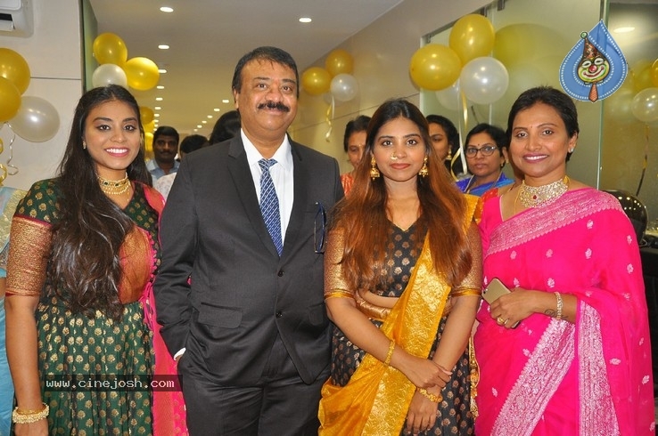 Varun Sandesh inaugurates  BeYou Salon - 23 / 30 photos