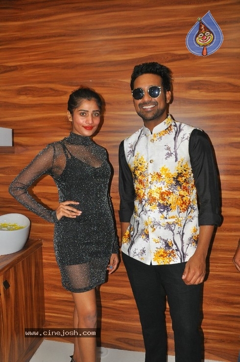 Varun Sandesh inaugurates  BeYou Salon - 26 / 30 photos