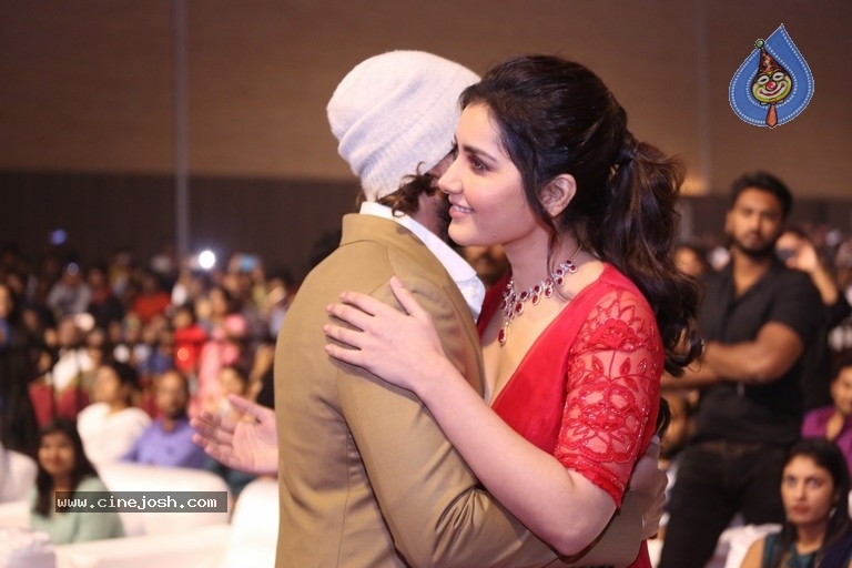 World Famous Lover Pre Release Event - 43 / 84 photos