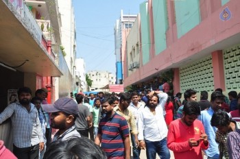 24 Movie Theater Coverage Pics - 21 of 35