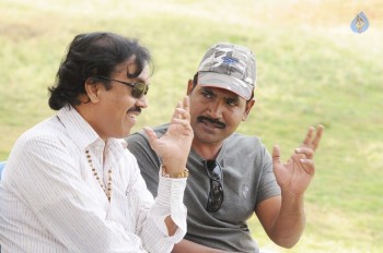 Aame Athadaithe Working Photos - 1 of 10