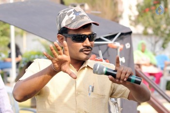 Aame Athadaithe Working Photos - 2 of 10