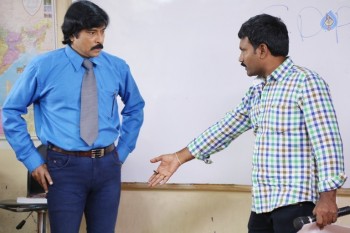 Aame Athadaithe Working Photos - 10 of 10