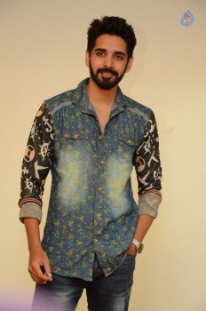 Aatadukundam Raa Release Press Meet - 1 of 20