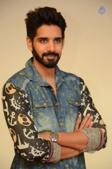 Aatadukundam Raa Release Press Meet - 2 of 20