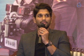 Allu Arjun at Sarrainodu Press Meet in Bangalore - 11 of 21