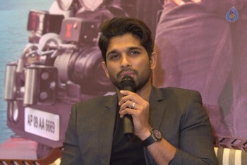 Allu Arjun at Sarrainodu Press Meet in Bangalore - 16 of 21