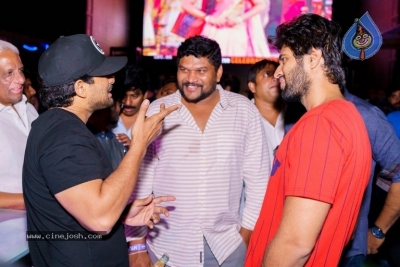 Allu Arjun Congratulate Geetha Govindam Team - 6 of 6