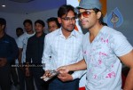 Allu Arjun visits Tata Docomo at Madhapur for Vedam Promotion - 27 of 58