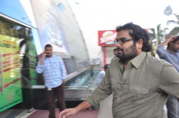 Babu Bangaram Theatre Coverage - 17 of 42