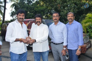 Balakrishna flag off Bharatha Desa Shata Punyakshetra Jaitrayatra - 4 of 39