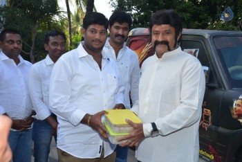 Balakrishna flag off Bharatha Desa Shata Punyakshetra Jaitrayatra - 10 of 39