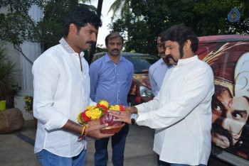 Balakrishna flag off Bharatha Desa Shata Punyakshetra Jaitrayatra - 23 of 39