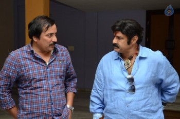 Balakrishna Watches Krishnagaadi Veera Premagadha - 5 of 5