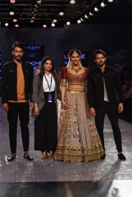 Celebs RampWalk At Lakme Fashion Week - 9 of 18
