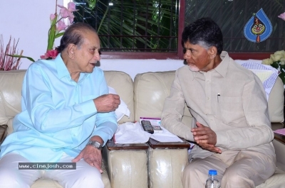 Chandrababu and Balakrishna Meet Superstar Krishna Family - 7 of 60